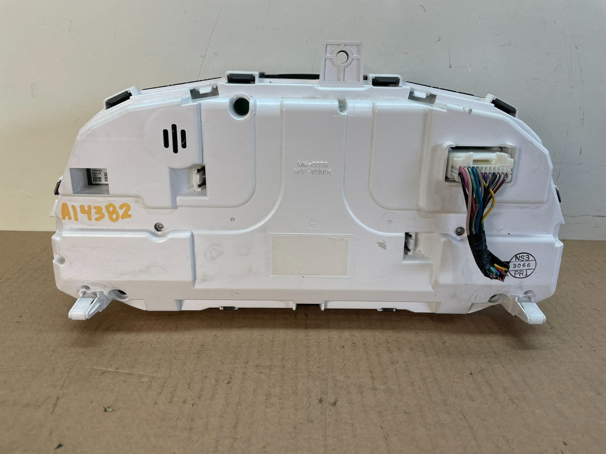 2015 to 2016 Mitsubishi Outlander Speedometer Cluster Gauge Bezel AI4382 DG7