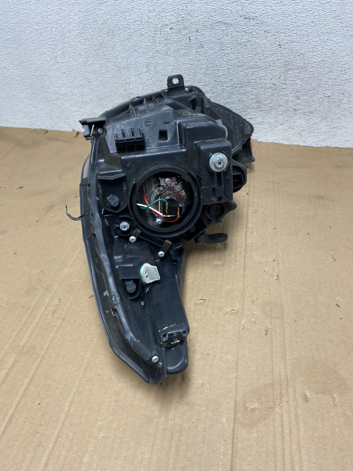 2013 to 2017 Hyundai Accent Right Passenger RH Side Headlight AE9125 DW10