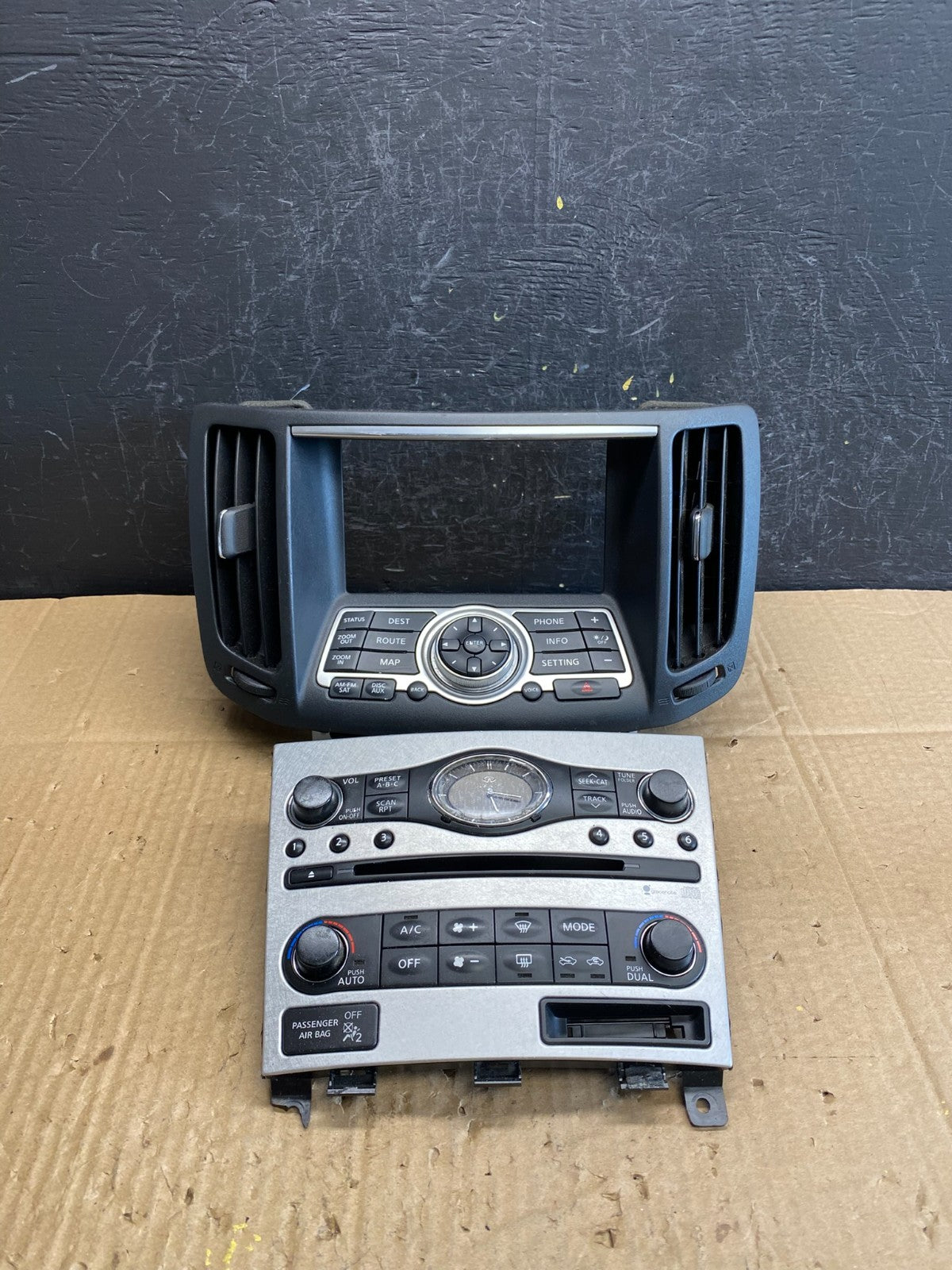2007 to 2010 Infiniti G35 G37 Radio Player Climate Control Panel Bezel AC9602 DG0