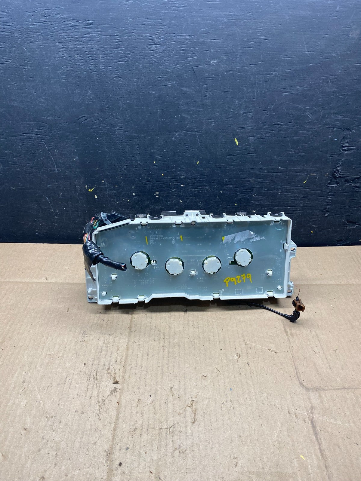 2009 to 2011 Mercury Grand Marquis Speedometer Cluster Gauge P9279 DG4