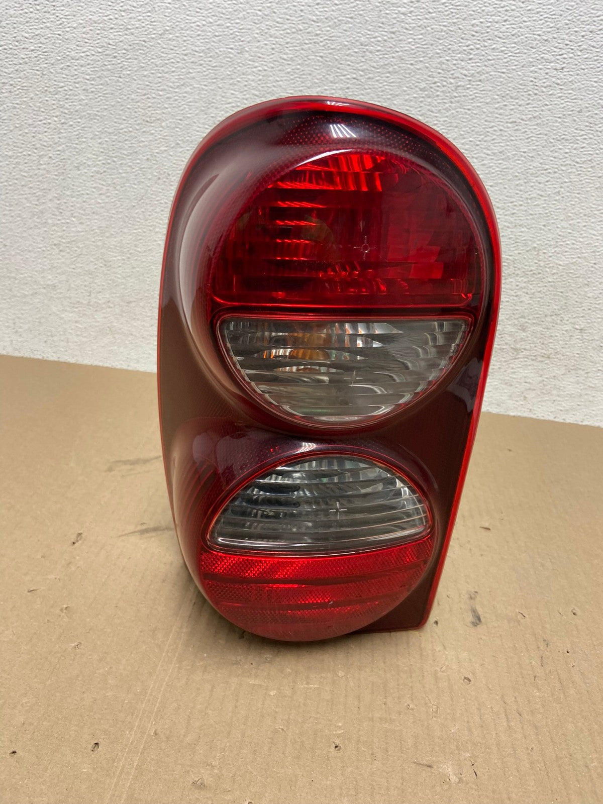 2005 2006 2007 Jeep Liberty Left Driver Lh Side Tail Light AE6982 LK0
