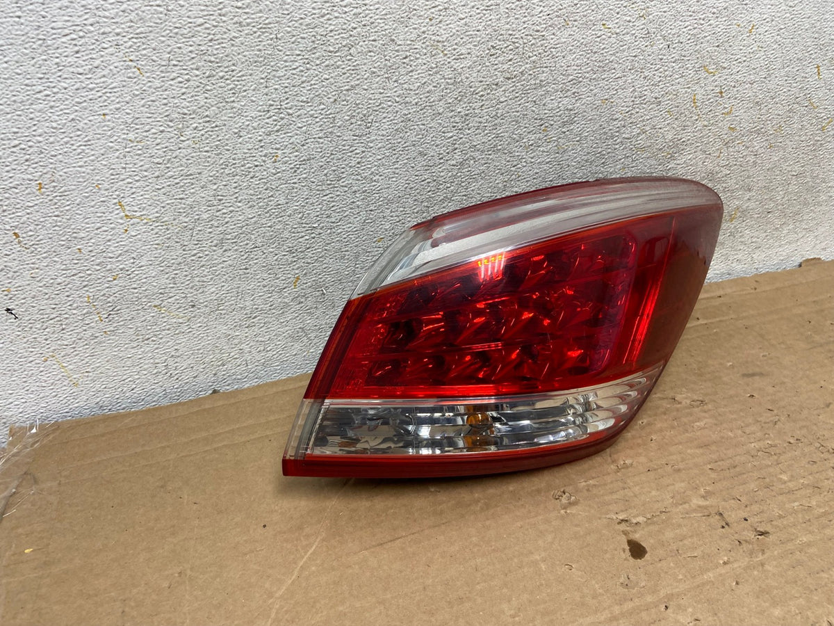 2011 - 2014 Nissan Murano Right Passenger Side RH Tail Light AH8971 LK1