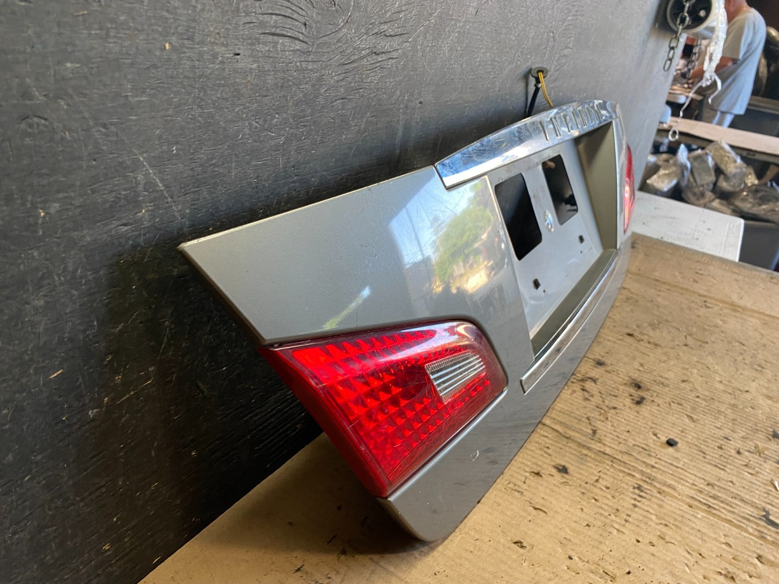 2008 to 2010 Infiniti M35 M45 Rear Trunk Panel Trim Molding OEM Q0358 DG2