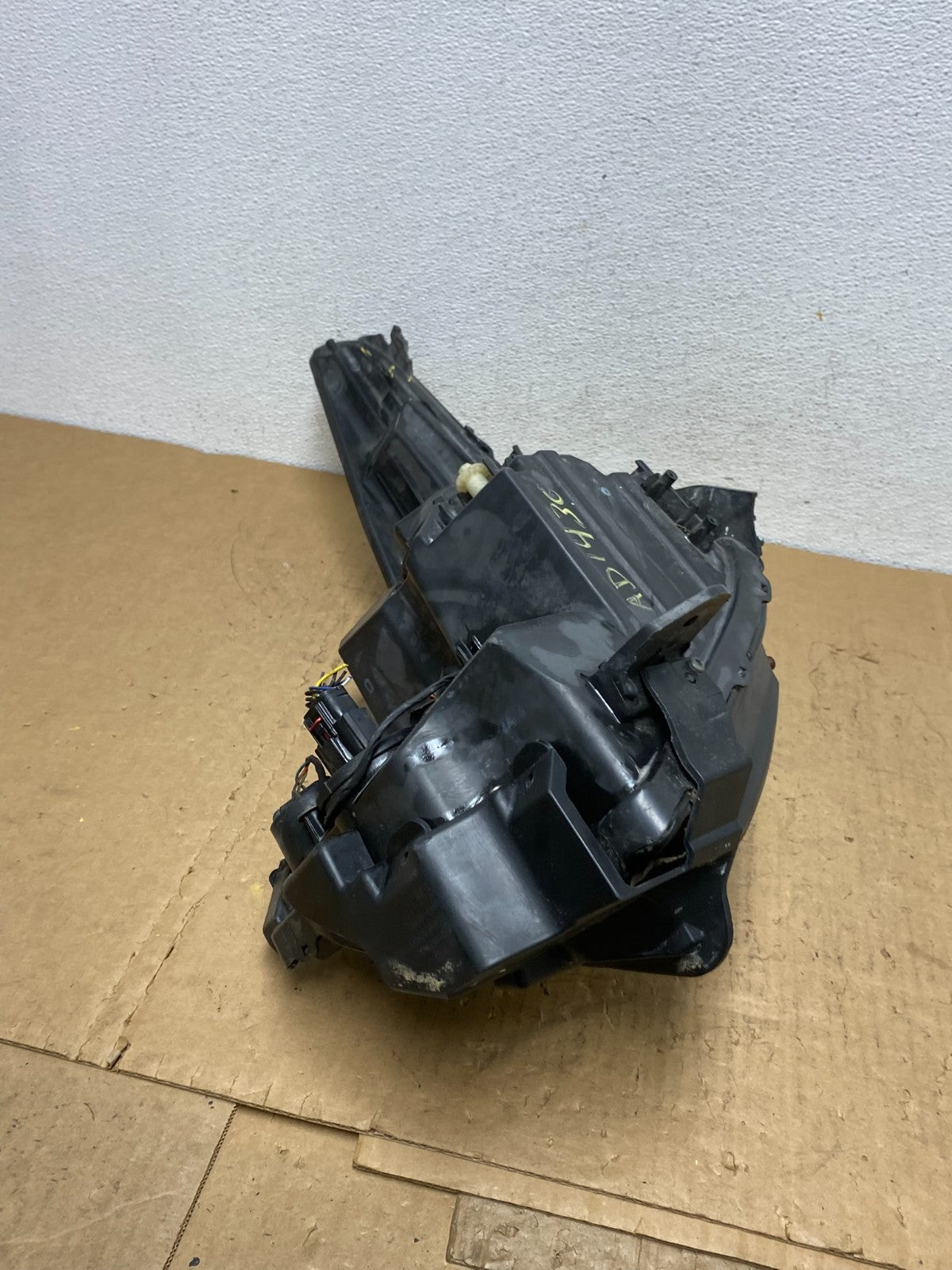 2013 to 2018 Cadillac Ats Left Driver LH Side Halogen Headlight AD1430 DW10