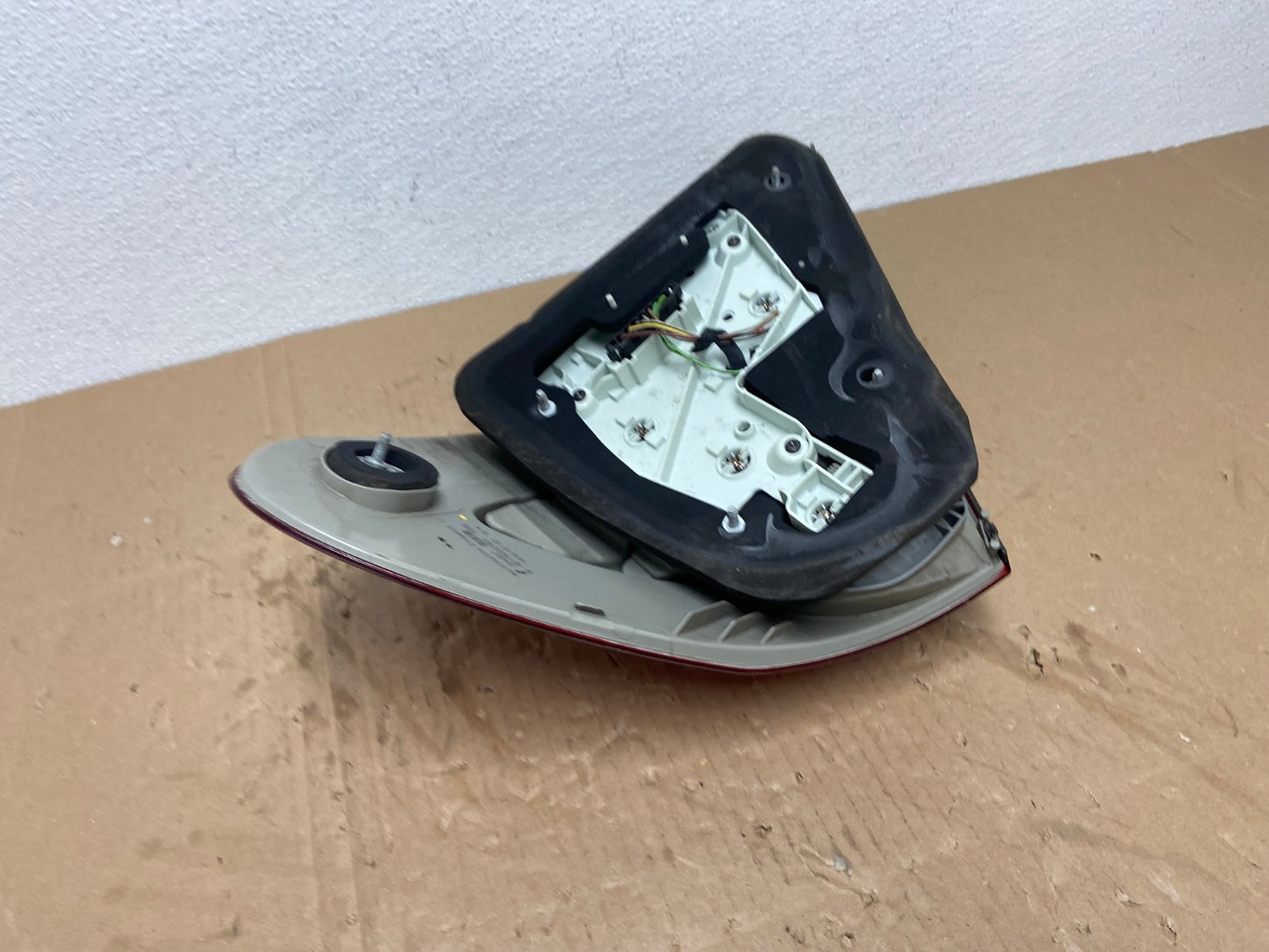2007 - 2009 Mercedes E E320 E500 Sedan Left Driver LH Tail Light OEM AB6923 LK5