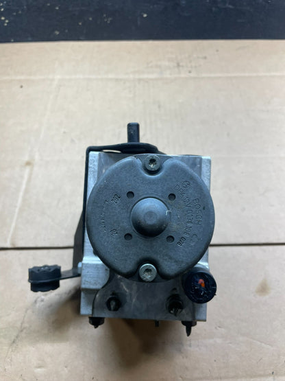 2016 - 2018 Kia Sorento ABS Anti-Lock Brake Pump 6758969 OEM R4315 DG5