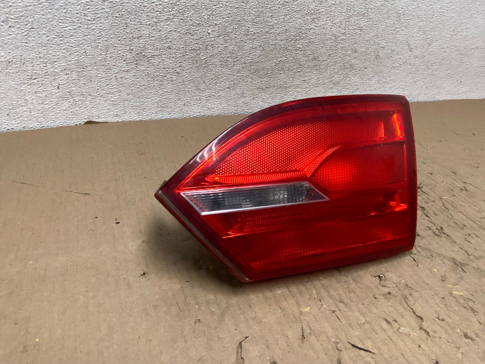 2011-2014 Volkswagen Jetta Right RH Inner Trunk Tail Light A8092 LK1