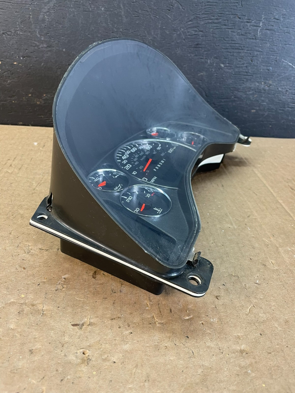 2010 - 2012 Chevrolet Express 2500 3500 Speedometer Cluster Gauge AD0400 DG1