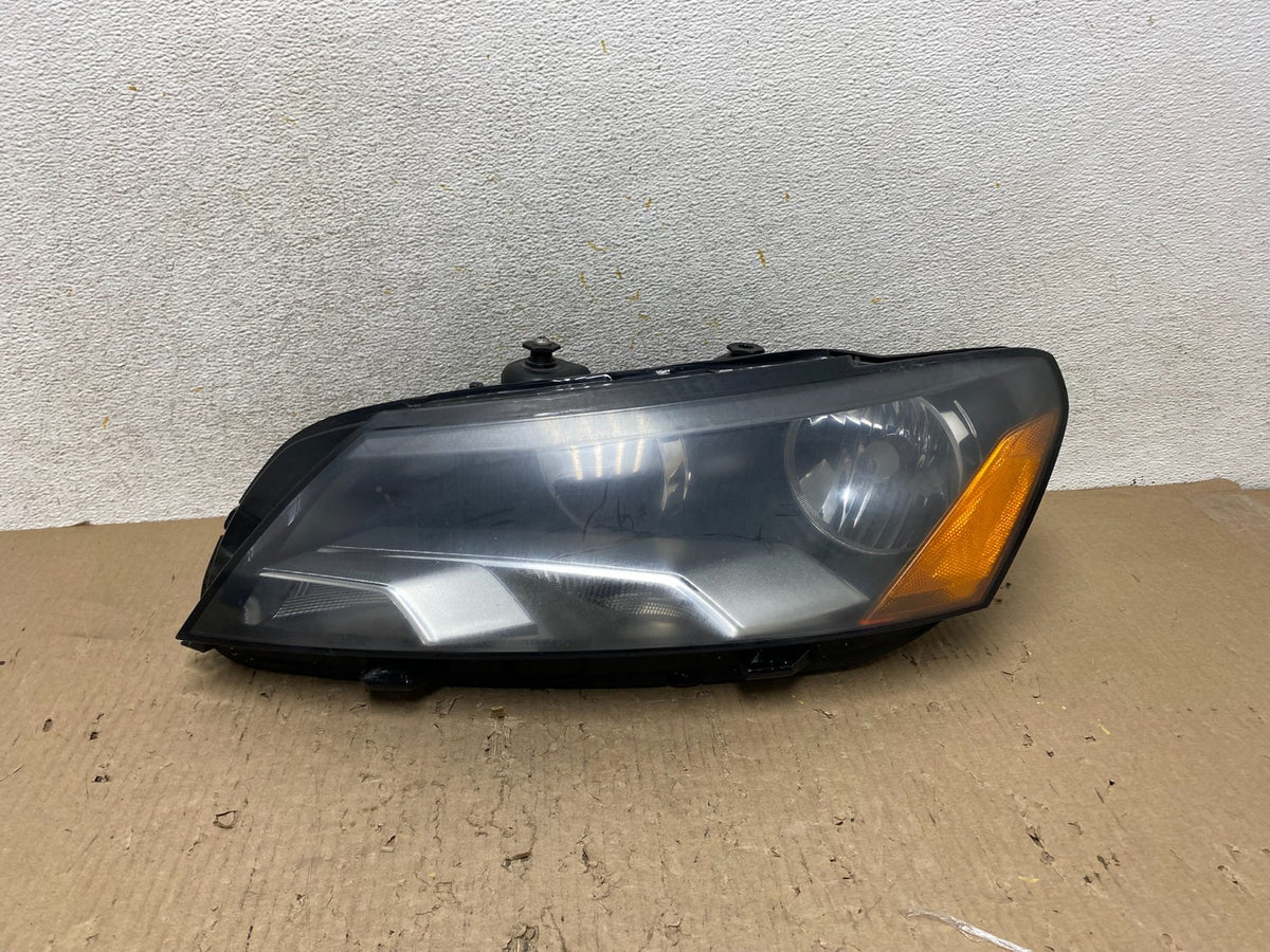 2012-2015 Volkswagen Passat Left Driver LH Side Halogen Headlight AH6612 DW0