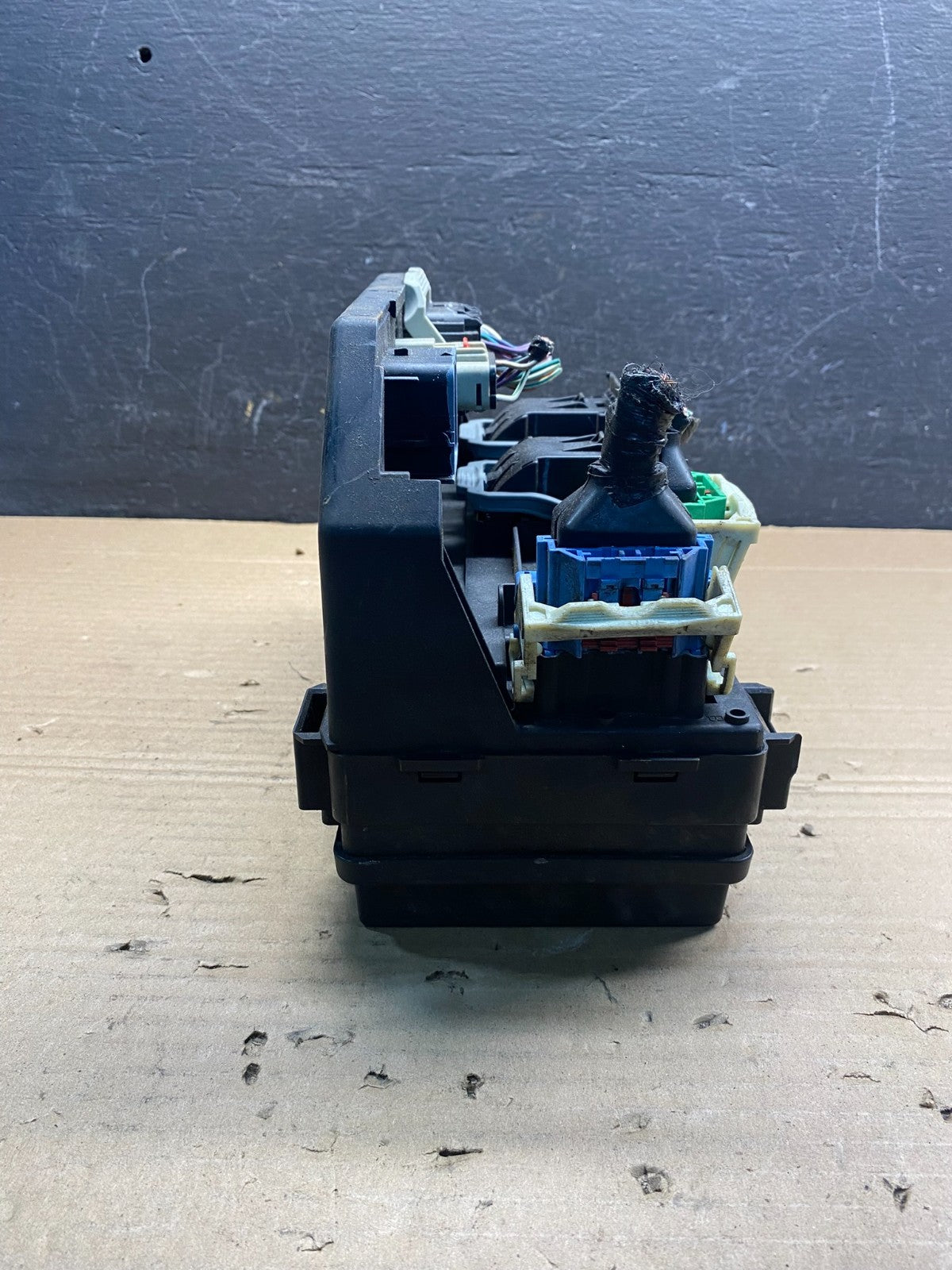 2011 Liberty Nitro TIPM Power Integrated Fuse Box Module AD9461 DG2
