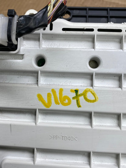 2009 Ford E150 E250 E350 VAN Gauge Speedometer Cluster v1670 DG8