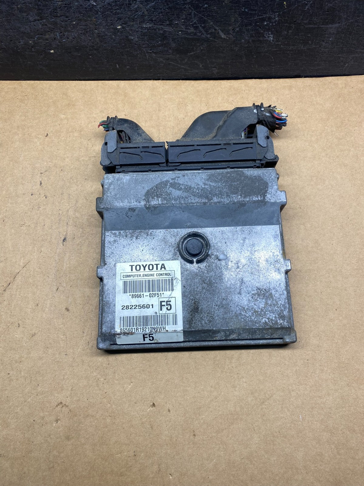 2009 to 2010 Toyota Corolla Engine Control Computer ECU PCM ah6993 DG0