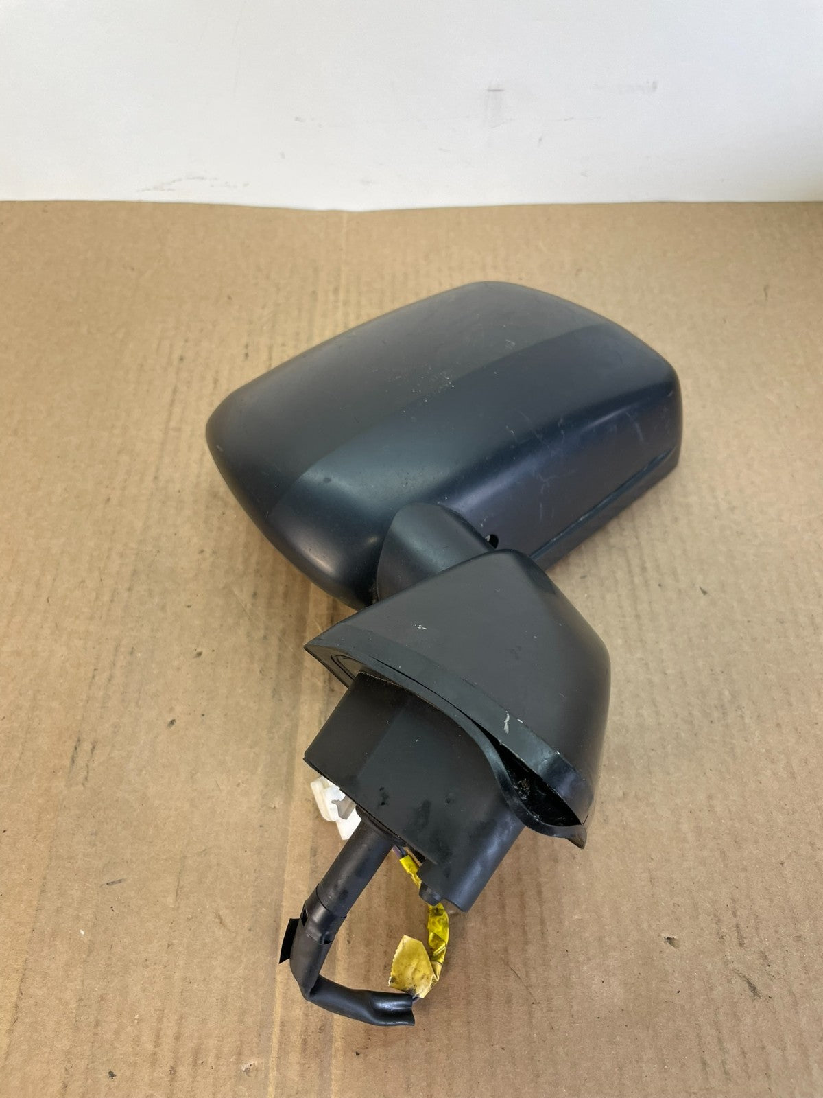2004 - 2009 Mitsubishi Endeavor Left Driver LH Door View Mirror AF5507 DW1