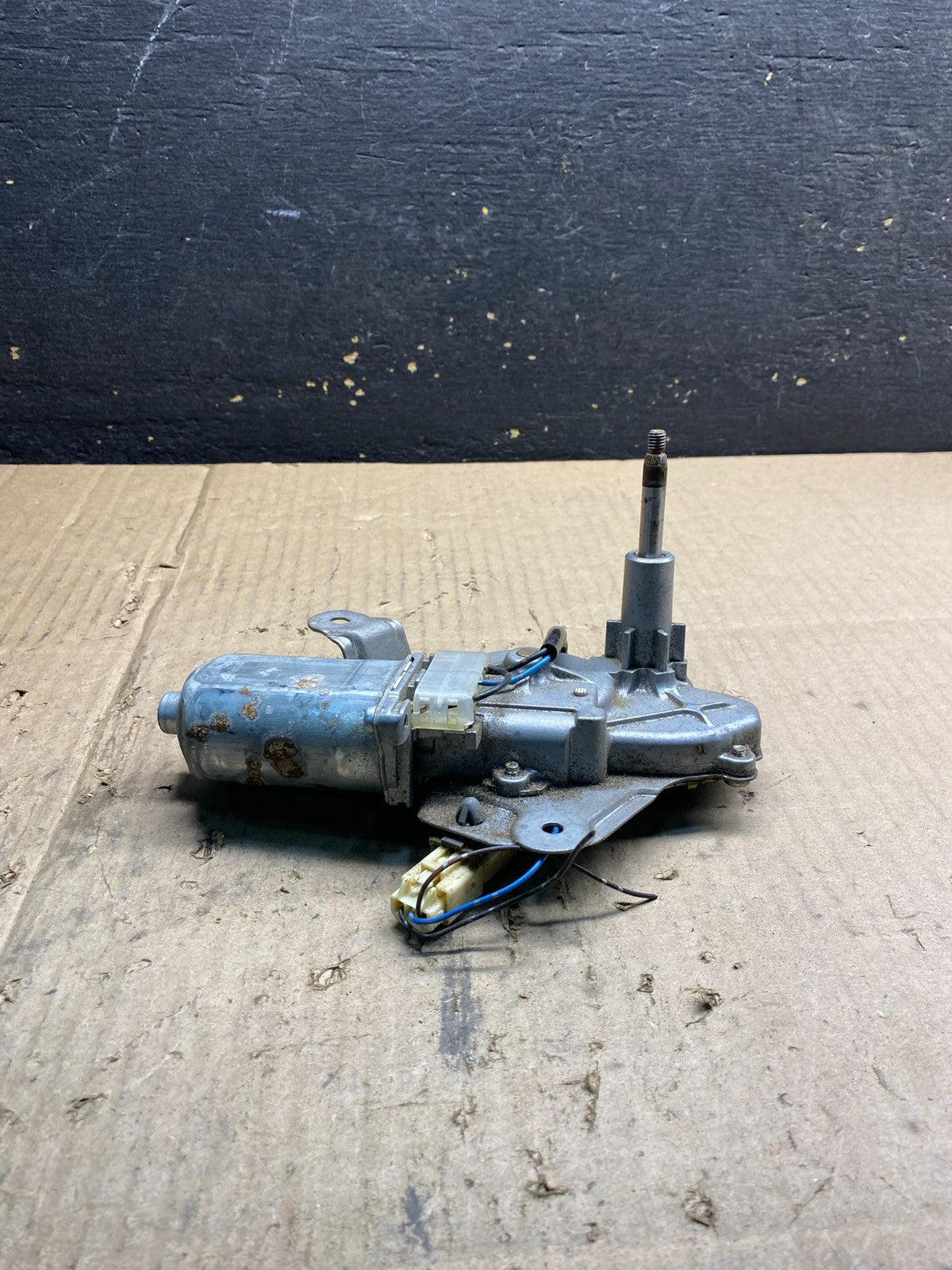 2006 to 2010 Mazda 5 Windshield Rear Wiper Motor OEM ab0390  DG1