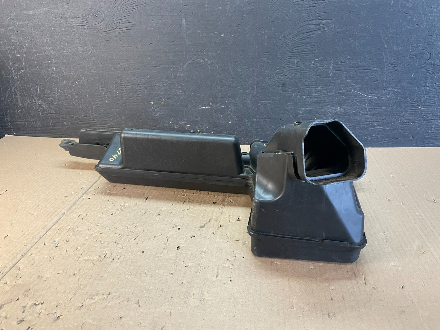 2013-2016 Nissan Pathfinder Upper Air Intake Duct AE0740 DG3