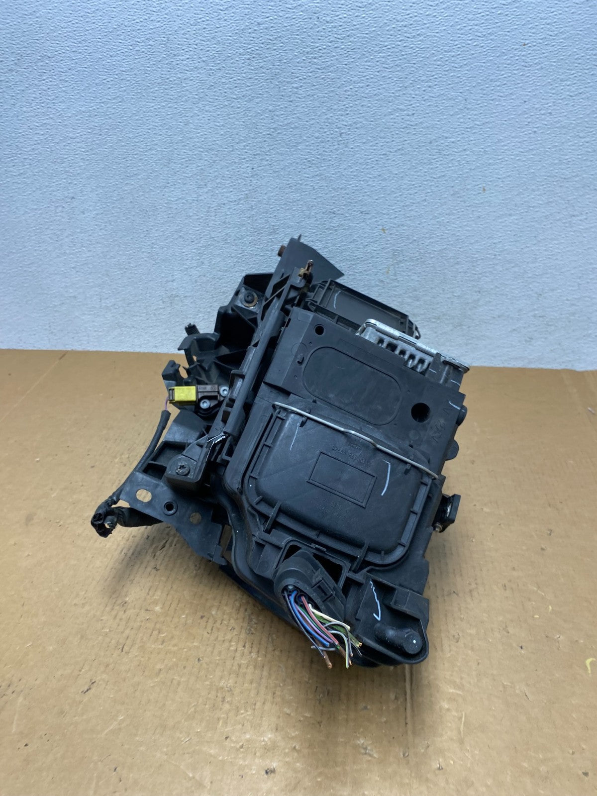 2009 to 2012 Audi Q5 Right Passenger RH Side Xenon HID Headlight AE0608 DW7