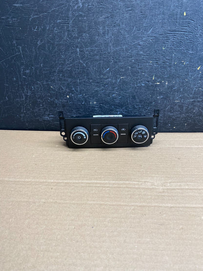 2010-2011 GMC Sierra Chevy Silverado AC Climate Control A/C AF9992 DG0