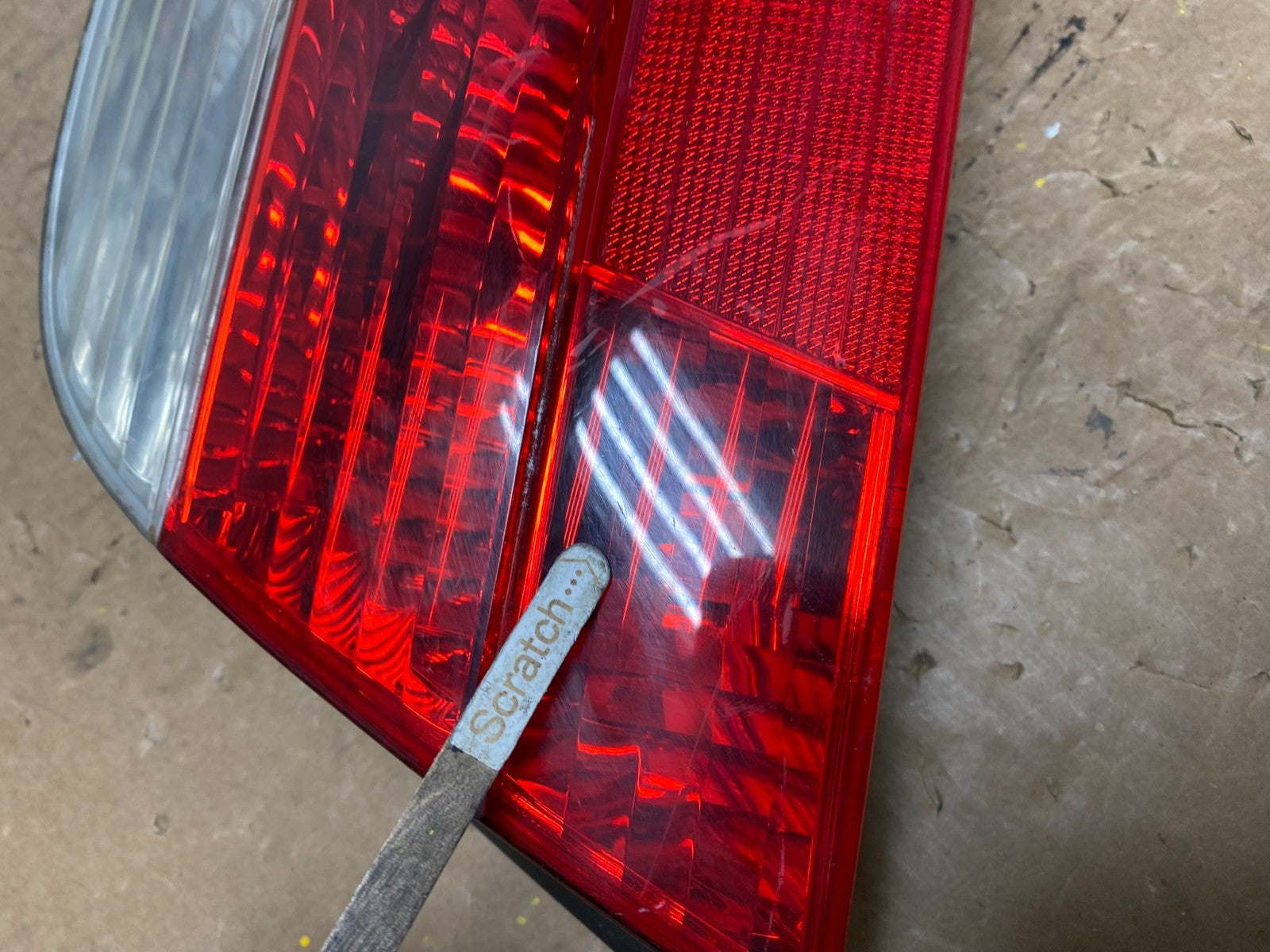 1999 to 2001 BMW E38 7-Series Right Passenger Rh Side Tail Light OEM V6004 DW3
