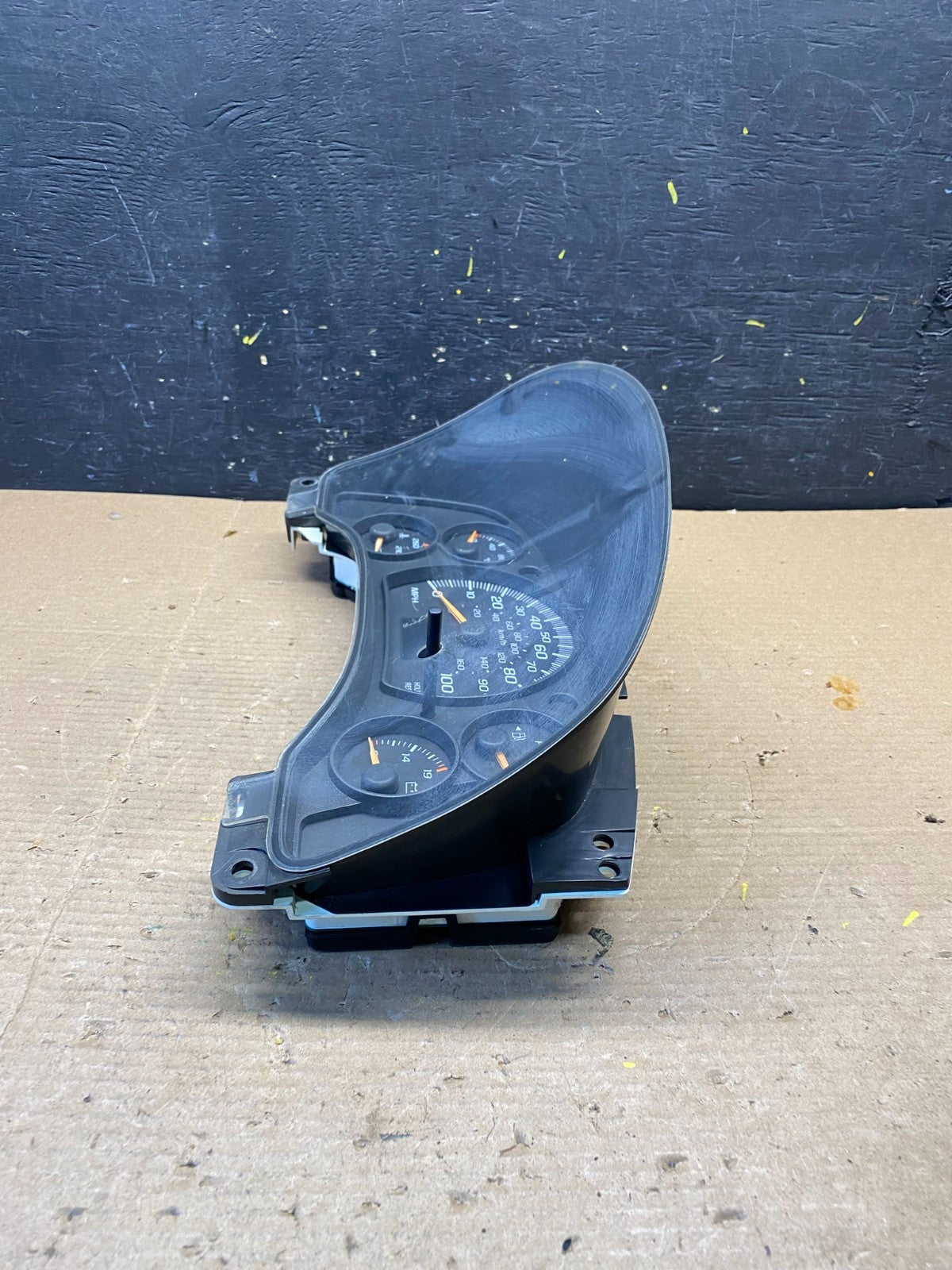 2004 to 2007 Chevrolet Express Speedometer Cluster Gauge OEM Q9699 DG2