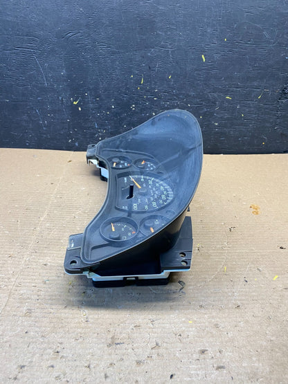 2004 to 2007 Chevrolet Express Speedometer Cluster Gauge OEM Q9699 DG2