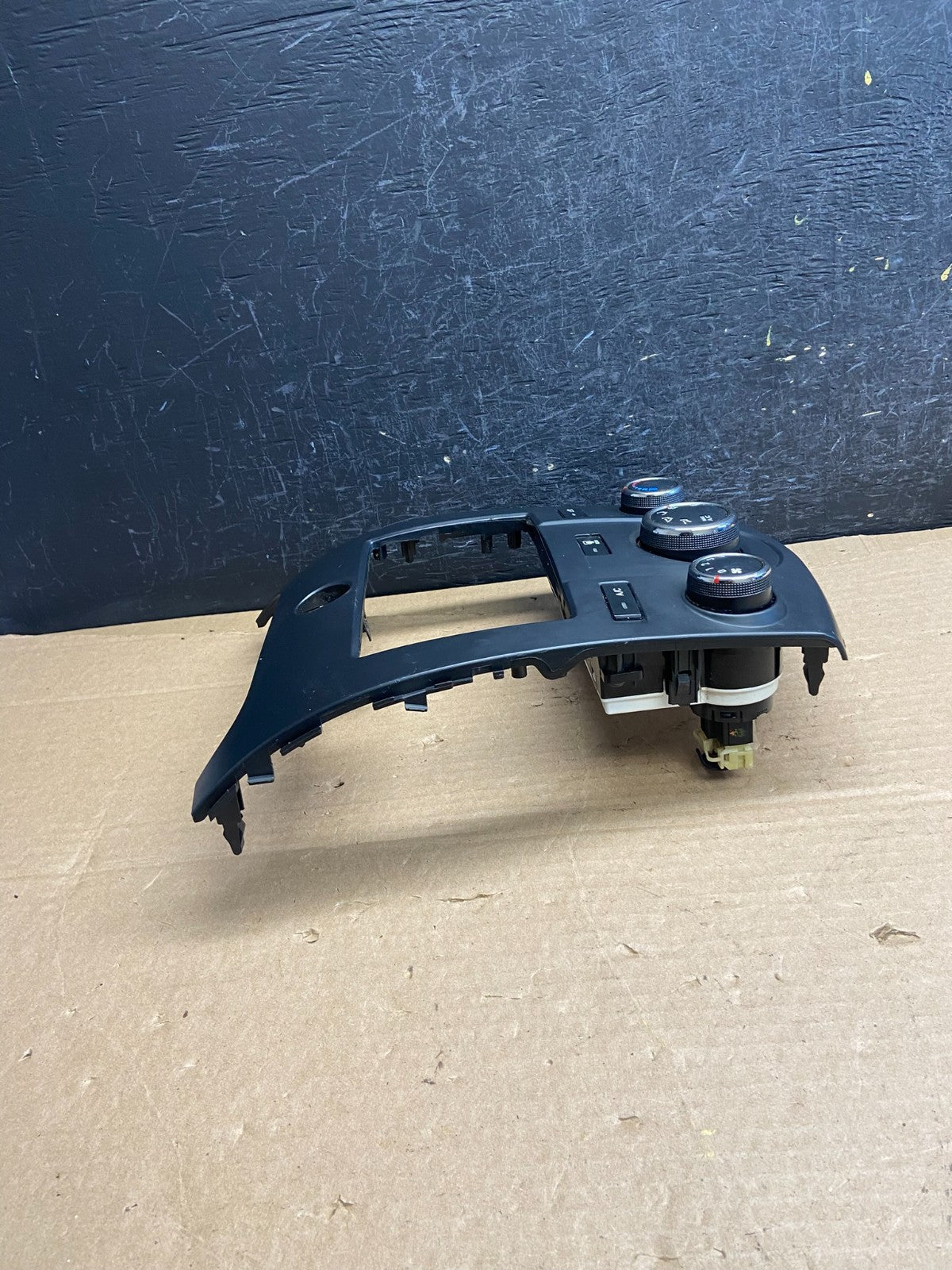 2010 - 2013 Kia Forte Radio Climate Control A/C Heater Bezel Trim AF2516 DG1