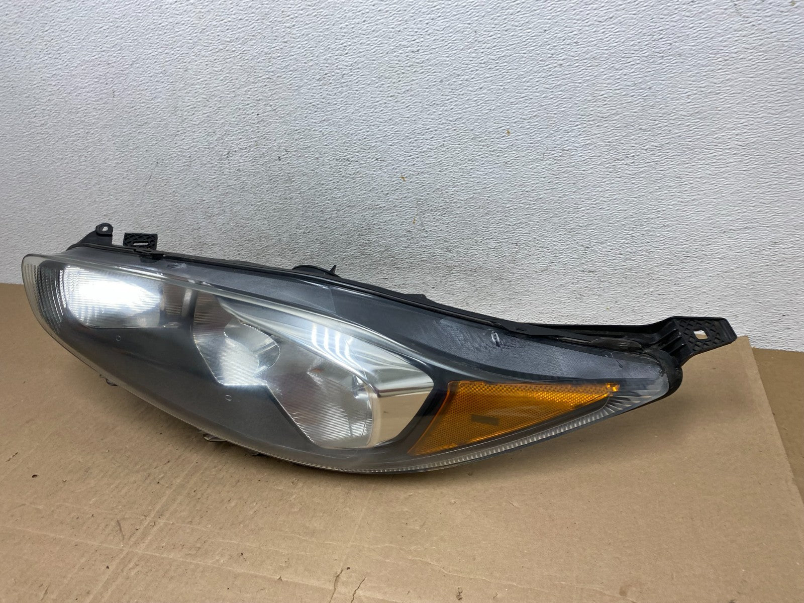 2014 to 2019 Ford Fiesta Left Driver LH Halogen Headlight AE5012 DW1