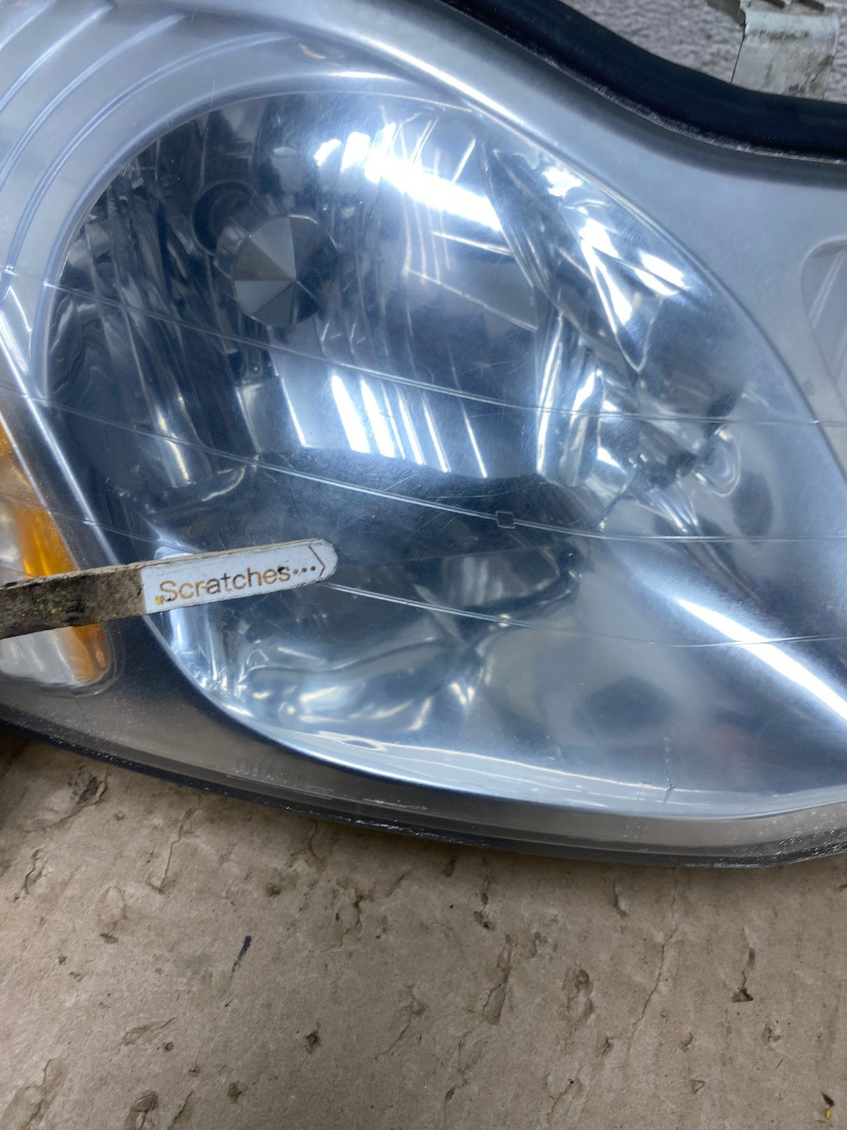 2000-2004 Toyota Avalon Halogen Headlight Right Passenger RH AI2326 LK3