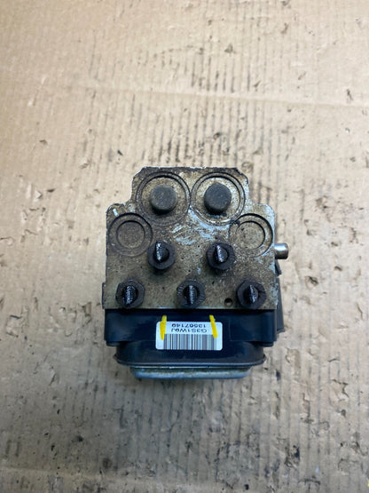 2004-07 GMC Savana Express ABS Brake Pump Control 13567149 U8912 PS4