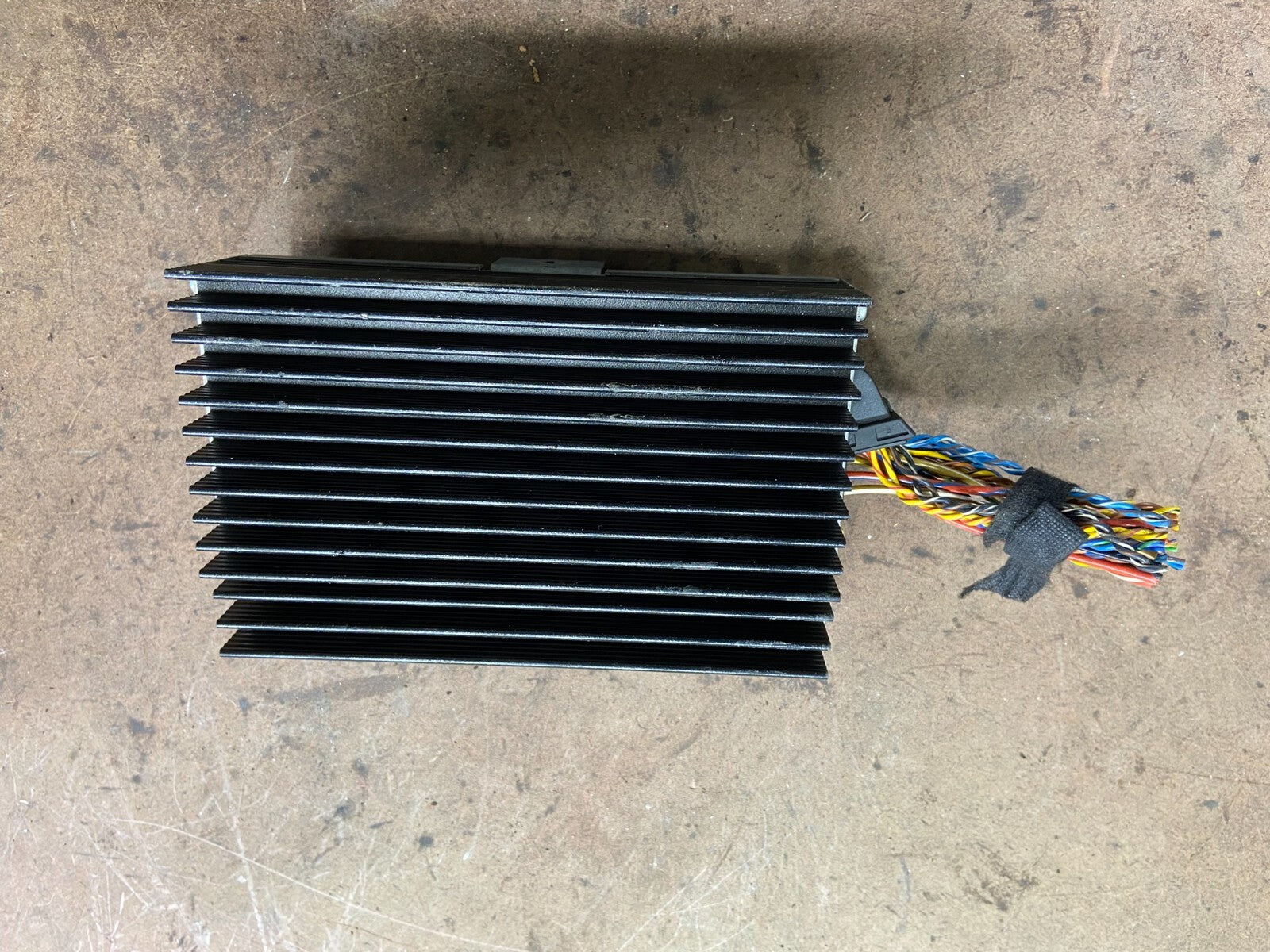 2007-2010 BMW X5 Top HiFi Lear Radio Audio Amplifier Amp OEM L9759 DG0
