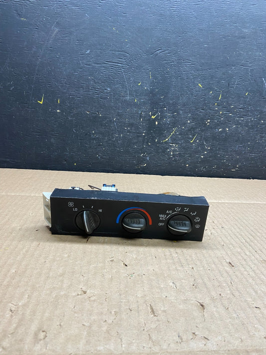2001 - 2007 GMC Chevrolet Express 1500 Climate Control A/C u5970 PS0