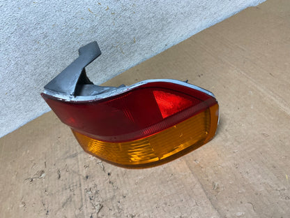 2002 2003 2004 Honda Odyssey Right Passenger Side Tail Light AI9281 LK1