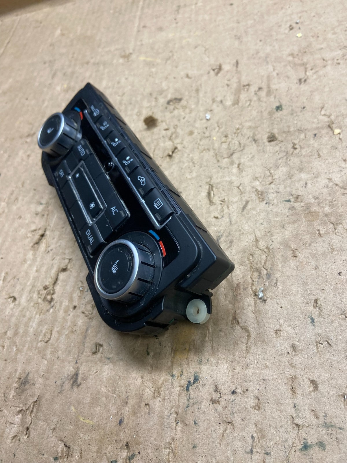 2009 - 2011 Volkswagen CC Center Climate Control Panel AC Heater Z2014 DG2