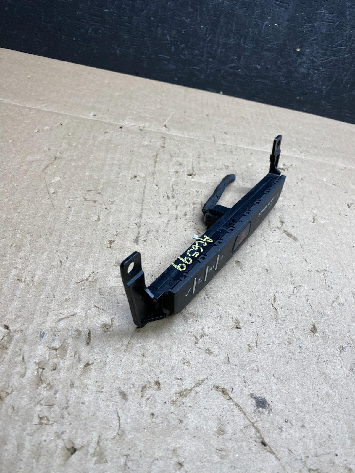 2013 - 2017 Buick Enclave Center Dash Hazard Waring Multi Switch AC6599 DG1