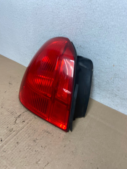2003 to 2011 Lincoln Town Car Left Driver Lh Side Tail Light AE6111 LK1