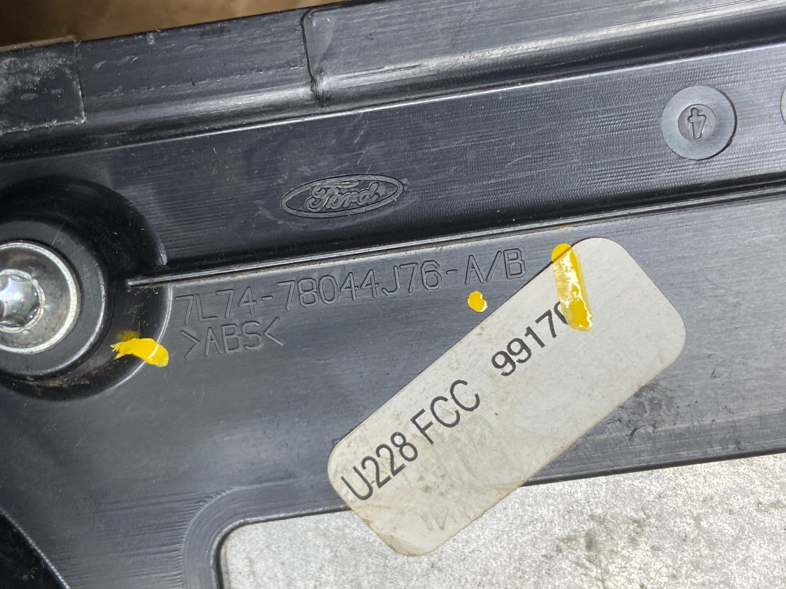 2007 to 2014 Lincoln Navigator Center Console Cup Holder Oem W3153 DG4