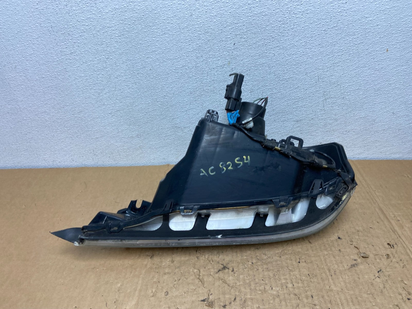 2000 to 2005 Mercury Sable Right Passenger Side Halogen Headlight AC8254 DW8