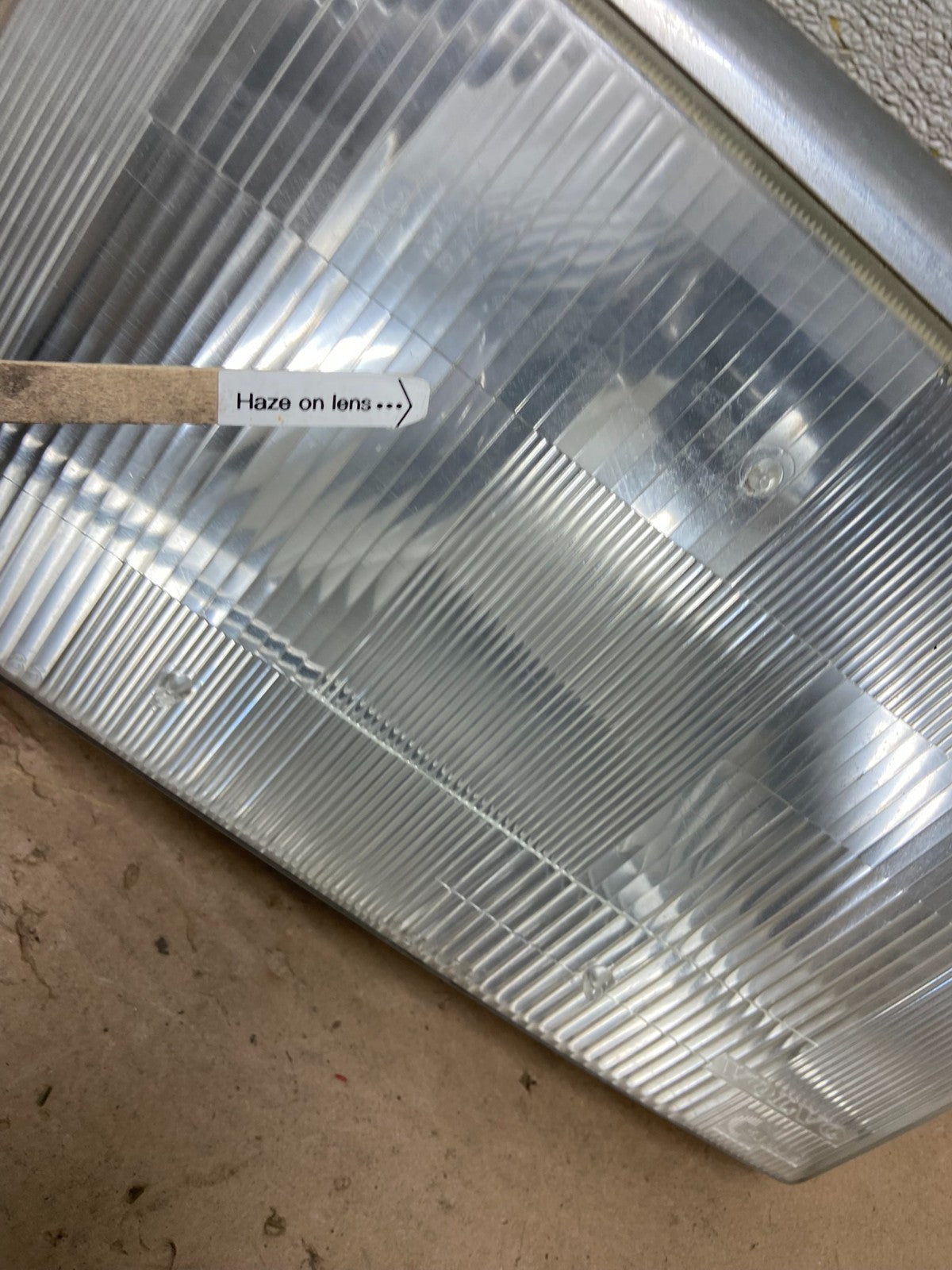 1990 to 1993 Volvo 240 Driver Left Side Headlight AB0140 DW3
