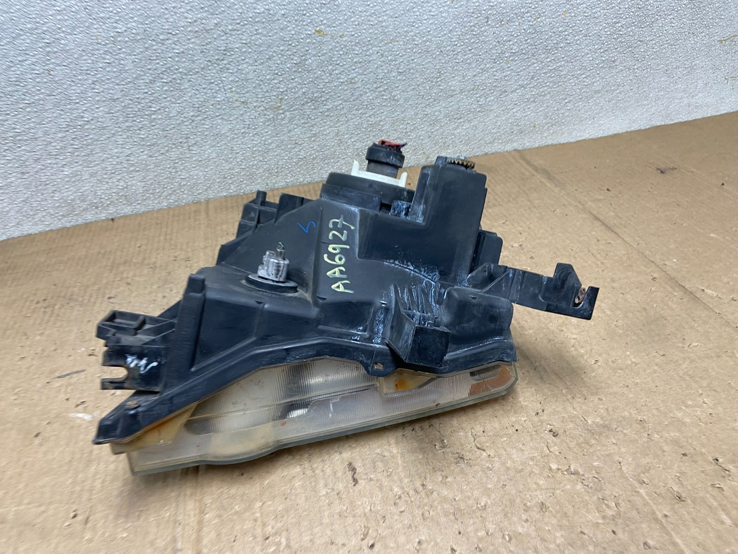 2005-2015 Nissan Xterra Right Passenger RH Headlight OEM AA6927 DW7