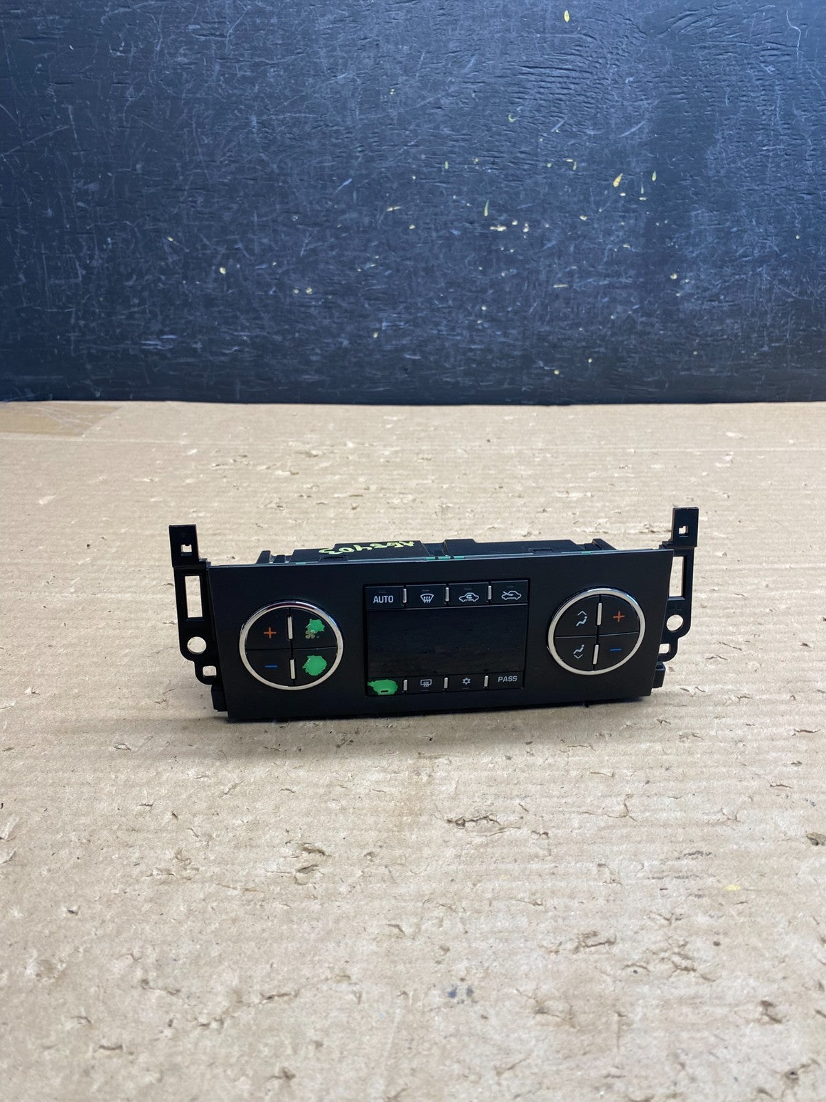 2007 to 2011 Cadillac Escalade AC Heater Climate Control Panel AG8403 DG0