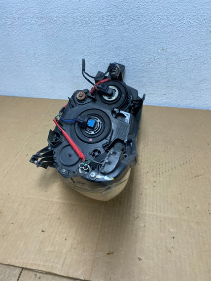 2014 to 2016 Subaru Forester Right Passenger Headlight Halogen AD0872 DW7