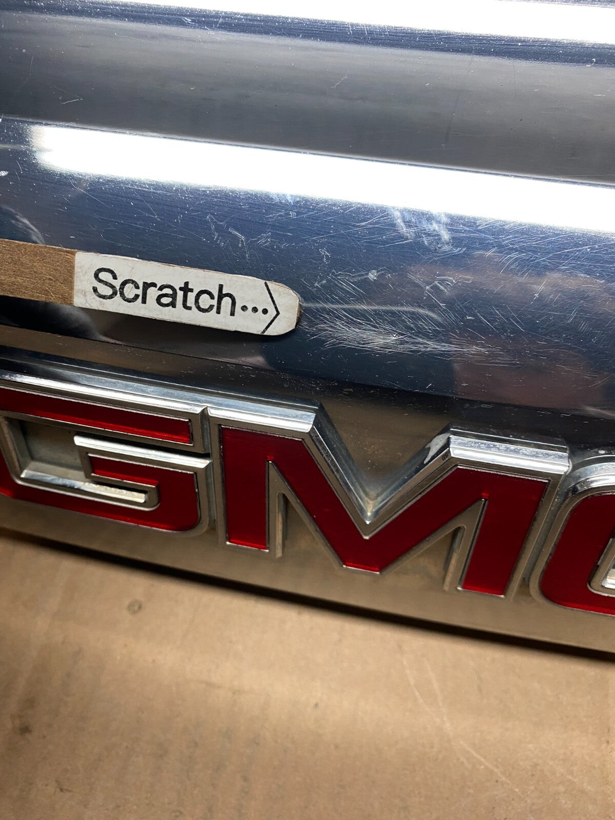 2011-2015 GMC Terrain Tailgate Chrome Finish Molding with Camera Oem E32204