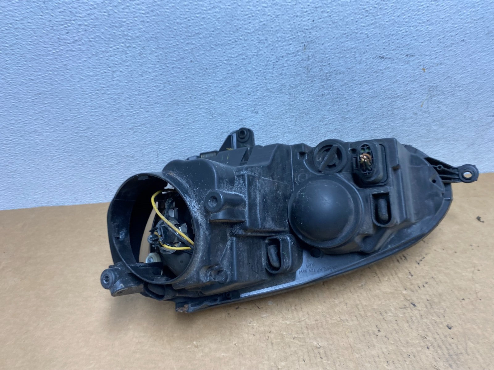 2005 - 2010 Volkswagen Jetta Right Passenger RH Side Headlight Halogen AD4664 DW4