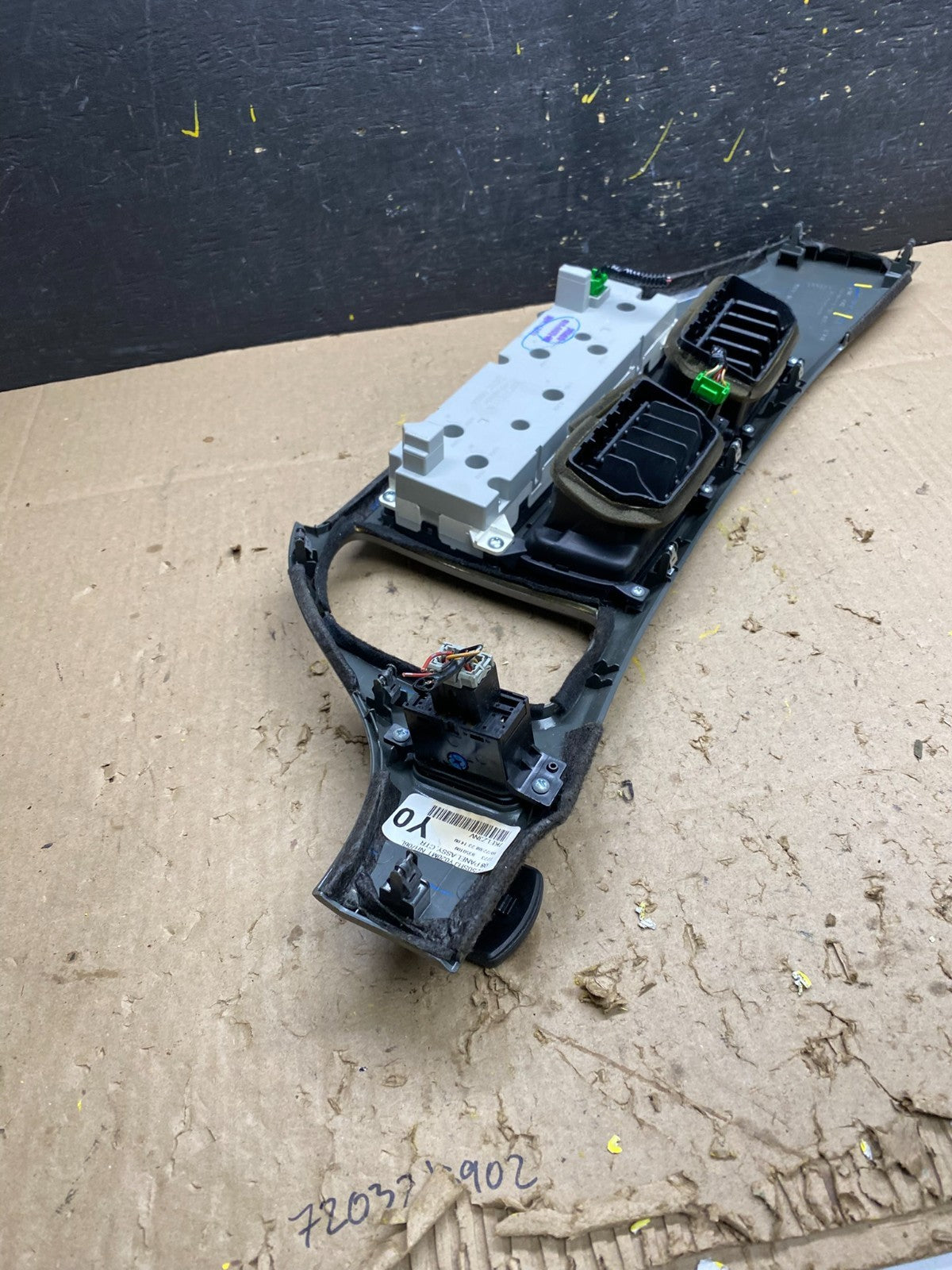 2005 to 2010 Honda Odyssey  Radio Climate Control Dash Trim Bezel u5084  DG5