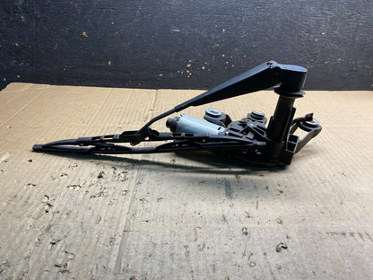 2008 - 2015 Land Rover Lr2 Rear Glass Windshield Wiper Motor OEM AB0367 DG3