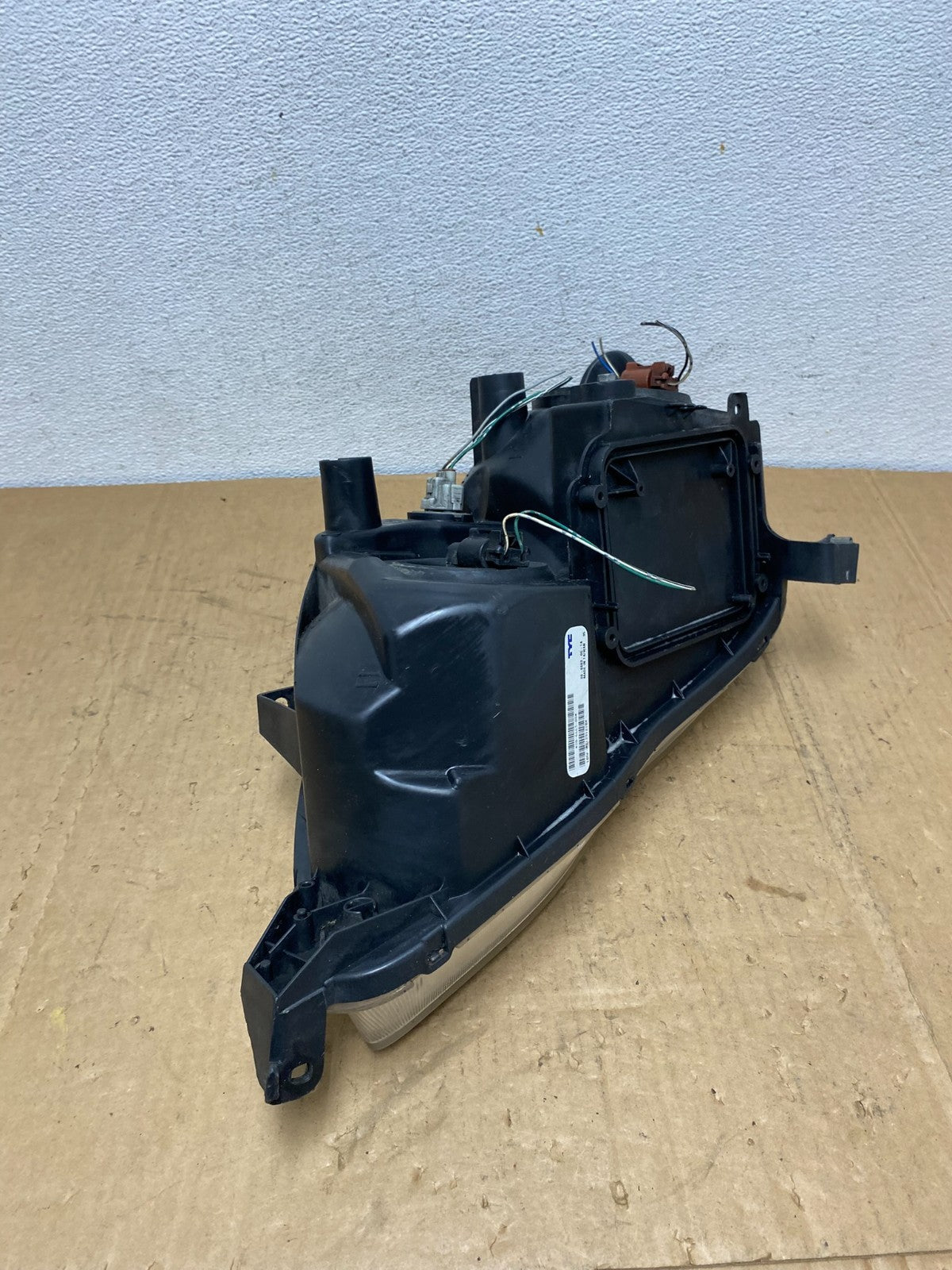 2005 2006 2007 Toyota Avalon Right Passenger RH Halogen Headlight TYC AD1240 DW4