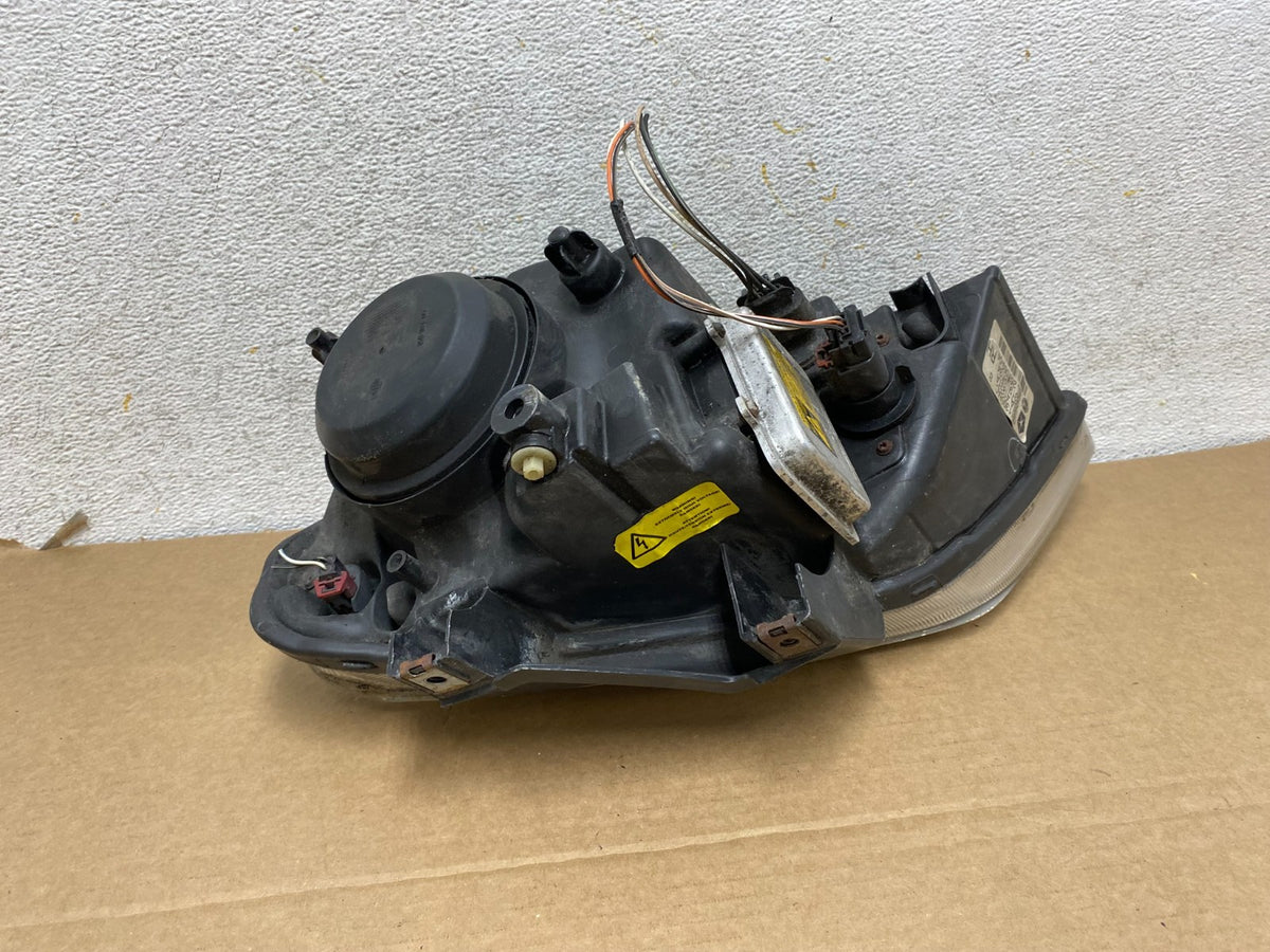 2007 to 2008 Chrysler Pacifica Right Passenger RH Xenon Headlight AH3101 DW5