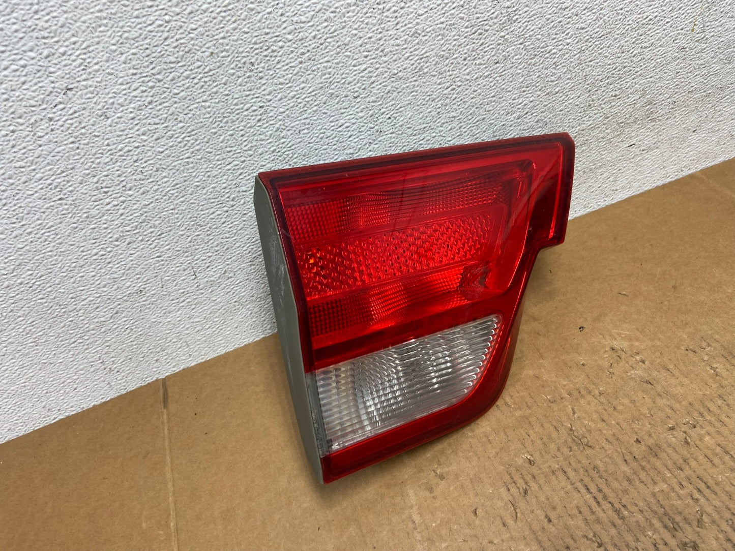 2011-2013 Jeep Grand Cherokee Left Driver Side Lh Inner Tail Light AE0239 LK2