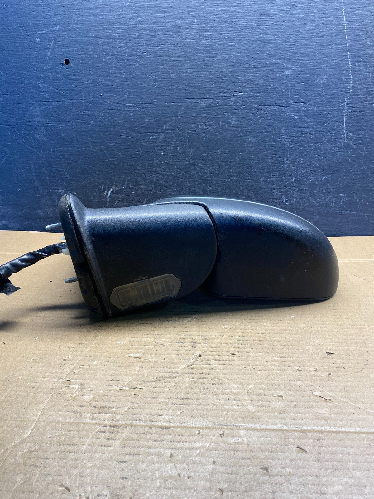 2003-2006 Chevrolet Tahoe Suburban Left Driver LH Turn Door Mirror AD6656 DW3