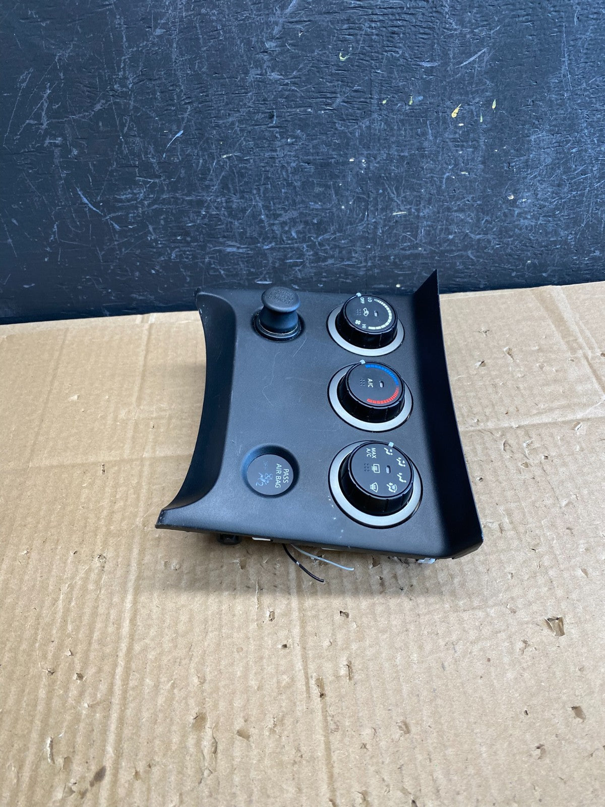 2011 to 2015 Nissan Rogue Heater Temperature AC Climate Control AC9517 DG2