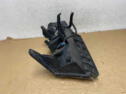 2006 to 2007 Saturn Vue Headlight Right Passenger Side Halogen AG9297 DW9